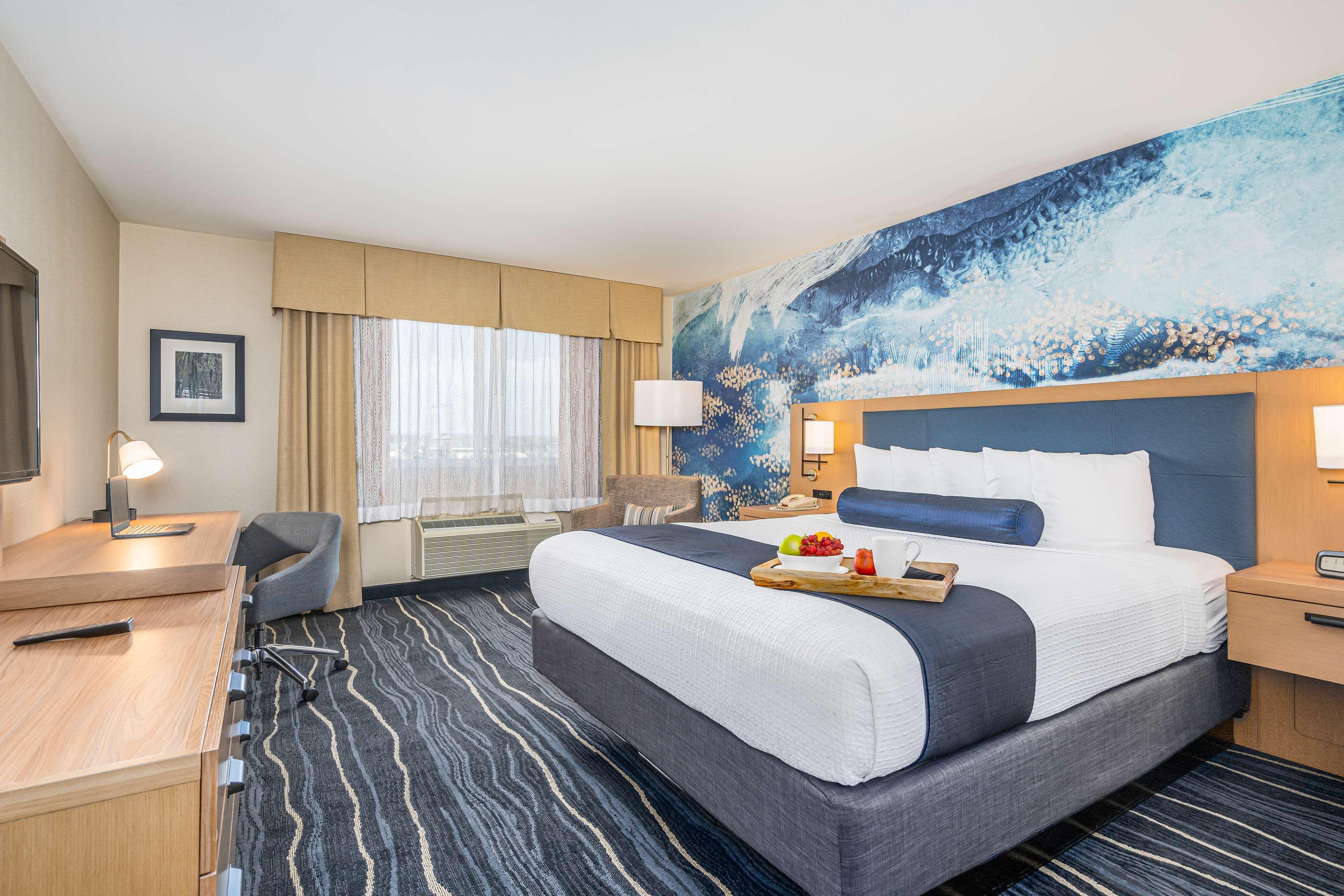 Best Western Plus Marina Gateway Hotel Нешнел-Сити Экстерьер фото